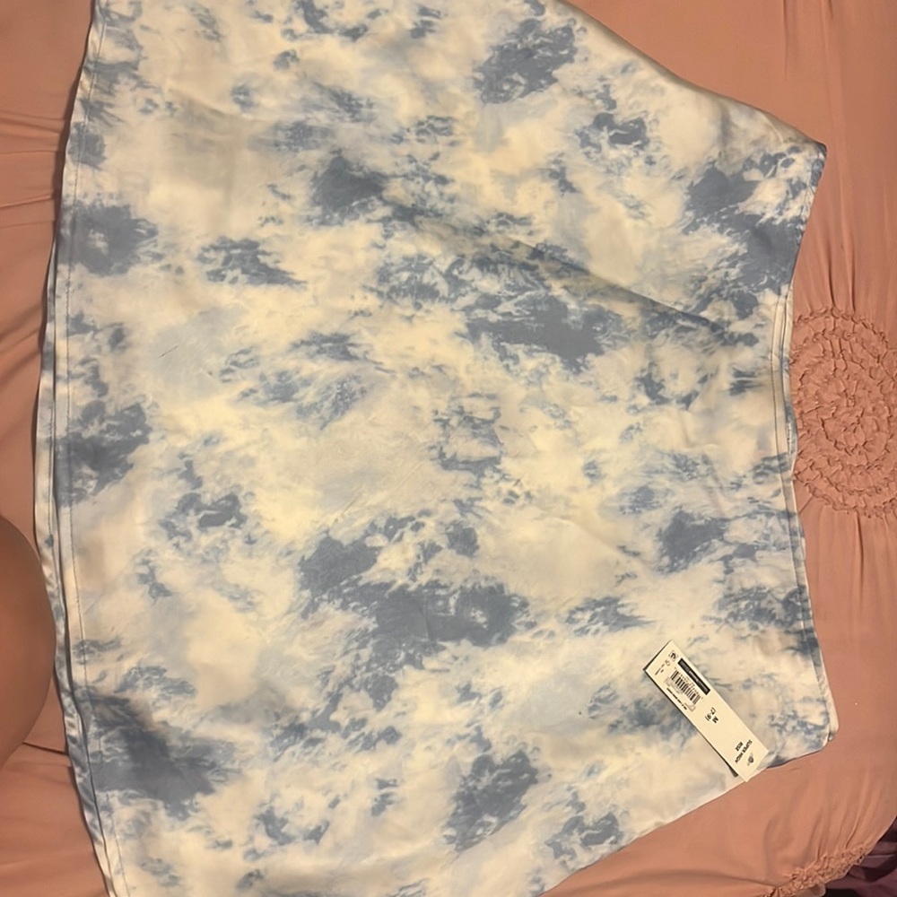 blue and white satin skirt, size medium, brand new never worn